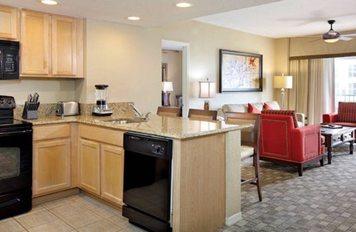 Survey Creek Condo | BEAUTIFUL 2 BR CONDO - POMPANO BEACH FL - 3 POOLS - FREE SHUTTLE TO BEACH