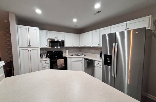 Davis Lake - Eastfield House | Beautiful 2-King Beds home with Garage in Charlotte