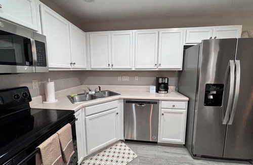 Davis Lake - Eastfield House | Beautiful 2-King Beds home with Garage in Charlotte