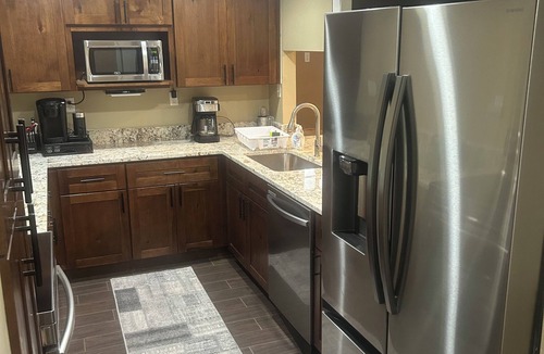 Siesta Key House | Beautiful 2BR 2BA Home with Private Pool & Jacuzzi - Includes Pool Table