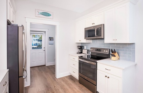 Mexico Beach House | Beautiful, 2BR/2BA-beachside coastal cottage house, steps to the beach