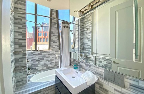 Greenwich Village Apartment | Beautiful 3 Bdrm 2 Bath Private Luxury Townhouse!