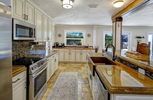 Gulf Gate Estates House | Beautiful 3 Bedroom/2 Bath Home with Pool, Minutes from Siesta Key, Pet Friendly