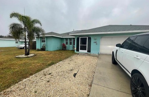 Edgewater House | Beautiful 3 bedroom home with pool Internal name: Barker house