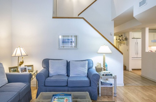 Seabrook Island House | Beautiful 3 BR 3 Bathroom Villa! Neighborhood Pool! Amenity access available for purchase!