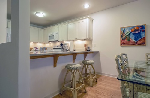 Seabrook Island House | Beautiful 3 BR 3 Bathroom Villa! Neighborhood Pool! Amenity access available for purchase!