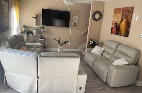 Rex House | Beautiful 6 bedroom in Rex Ga USA