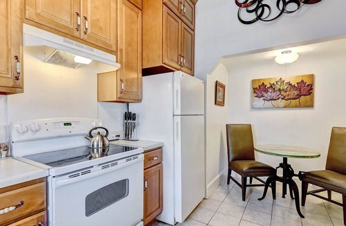 Thomas Square House | Beautiful 7 Bedroom Home for 20 Heated Pool Access