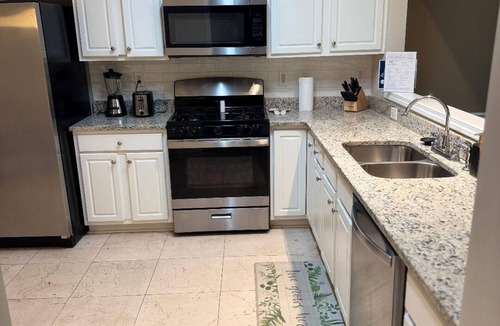 Gwinnett Place House | Beautiful and cozy townhome in delightful Duluth!