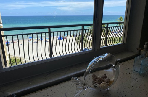 Hollywood Condo | Beautiful And Private Oceanfront Condo Directly on Hollywood Beach Boardwalk