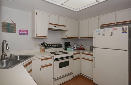 New Smyrna Beach Condo | Beautiful and Quiet 2 Bedroom Condo - SV267