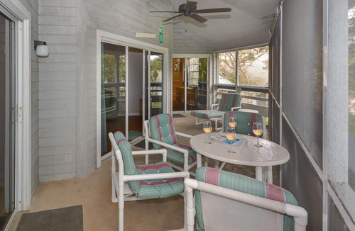 New Smyrna Beach Condo | Beautiful and Quiet 2 Bedroom Condo - SV267
