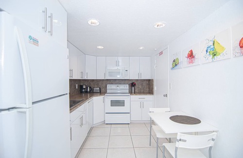 Hollywood South Central Beach Condo | Beautiful Apartment on Hollywood Beach ! 9th floor