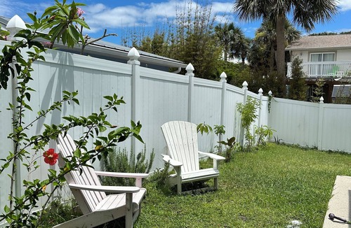 Horton Shores House | Beautiful beach house. Walking distance to the Beach, boutiques and restaurants