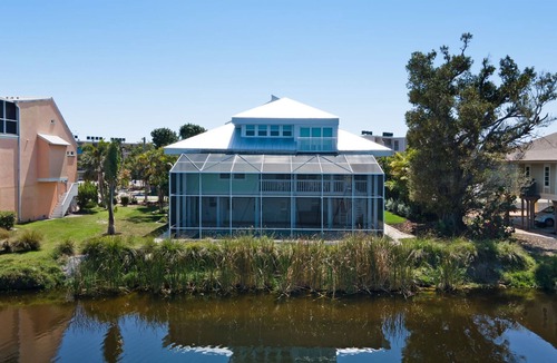 Sanibel House | Beautiful Beach Home on Middle Gulf Dr