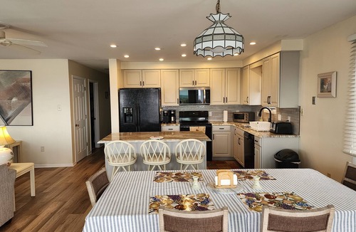 South End House | BEAUTIFUL BEACHFRONT BREATHTAKING OCEAN VIEW! Only the week of August 29th left!