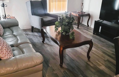 Indian Trails House | Beautiful Bracken Lane Bungalow