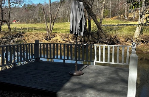 Ellijay Cabin | Beautiful cabin on the Cartecay River.