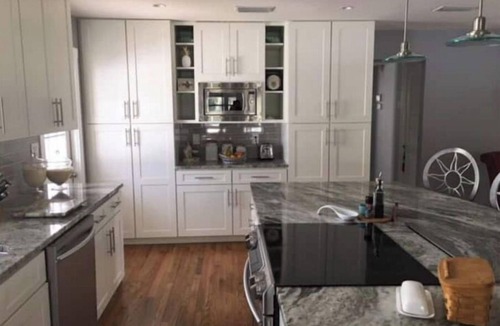 Neptune Beach House | Beautiful Coastal Beach Home - 2 min walk to Beach- 4 bedroom 3 bath 2 masters!n
