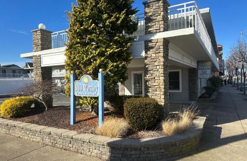 North End Apartment | Beautiful Condo Sleeps 4- Only 2 Blocks From Beach