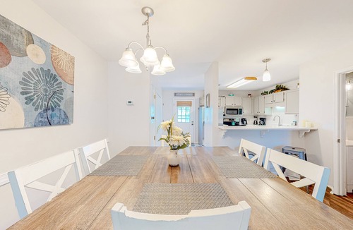 Miramar Beach Condo | Beautiful condo with WiFi, outdoor pool & easy beach access - snowbirds OK
