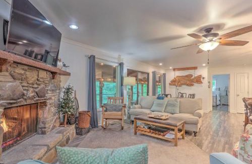 Brevard House | Beautiful Connestee Falls Home w/Porch in Brevard