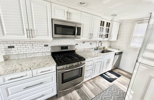 Dover Beaches North House | Beautiful cottage one block from the beach!