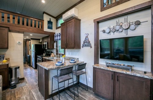 Tracy City Cabin | Beautiful Cottage with Nice Forest Sights in Tracy City, Tennessee