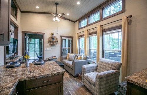 Tracy City House | Beautiful Cottage with Nice Forest Sights in Tracy City, Tennessee