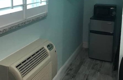 Ocean View Halifax Estates Condo | Beautiful Daytona Beach Queen Suite!