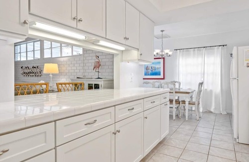 East Beach House | Beautiful East Beach Cottage with Pool
