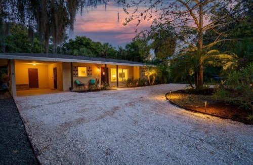 Indian Beach Sapphire Shores House | Beautiful Glam Mid-Century 1 block from Sarasota bay with Firepit