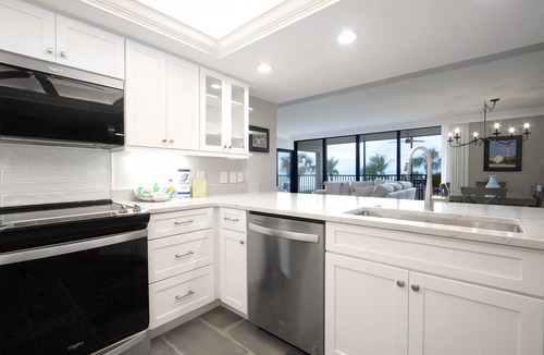 Beachview Country Club Estates Condo | Beautiful Gulf Front Condo on Sanibel - Sundial T306