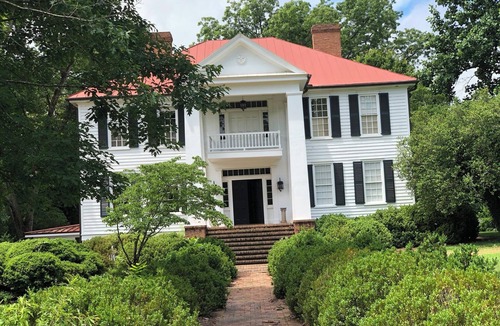 Eatonton House | Beautiful historic Antebellum home, 1.5 acres, close to Lake Oconee, Sinclair