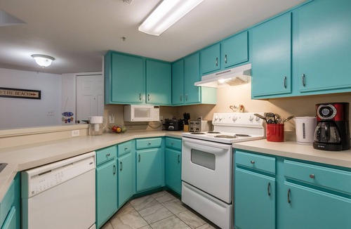 Clearwater Condo | Beautiful holiday place, minutes drive to the beach, with heated pool