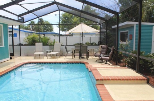 Sarasota House | Beautiful Home,4BR/2BR With HEATED POOL, Near Famous Siesta Key & Lido Key Beach