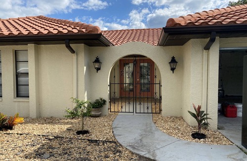 Wesley Chapel House | Beautiful Home Away from Home for your Vacation with Private Pool and Hot Tub