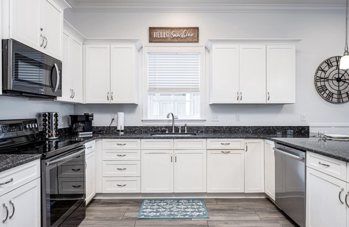 Crystal Beach House | Beautiful Home. Great Amenities and Location. Perfect for Large Groups.