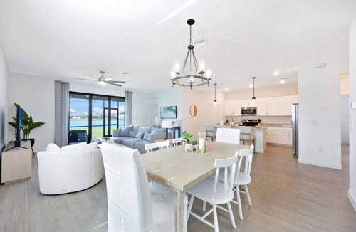 Gateway House | Beautiful Home in Paradise!