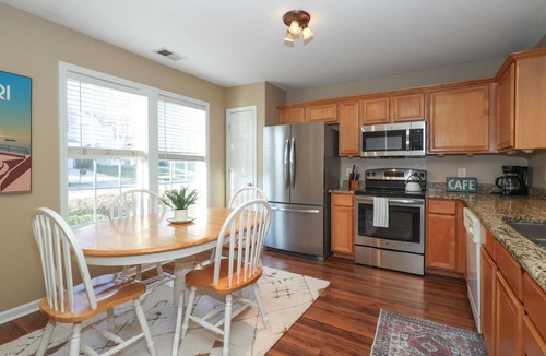 Oakhurst House | Beautiful Home Near Uptown and South Park Mall