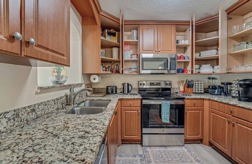 Hunt Club House | Beautiful home, close proximity to golf, shopping, dining, parks and hospitals