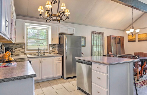 Pine Mountain Valley Villa | Beautiful Home with Mountain-View Deck + Smart TV