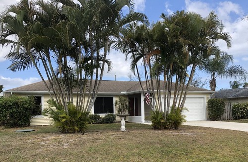 Port Saint Lucie House | BEAUTIFUL HOME WITH POOL BIG FANCY BACK YARD GREAT LOCATION