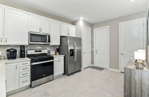 Nokomis House | Beautiful Home with Resort Lifestyle! 10 minutes from Siesta Key!