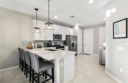 Nokomis House | Beautiful Home with Resort Lifestyle! 10 minutes from Siesta Key!