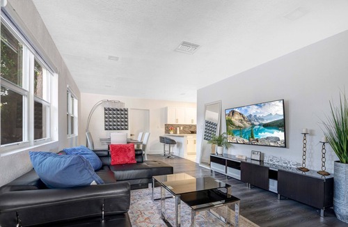 Liberty City House | Beautiful House w/Pool! - 5 min from Wynwood/Design District