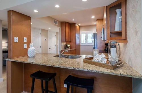 Siesta Key Condo | BEAUTIFUL & IMPECCABLY MAINTAINED BEACHFRONT CONDO ON USA’S #1 SIESTA KEY BEACH