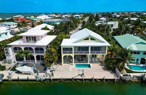 Summerland Key House | Beautiful Lagoon view on canal pool home Summerland