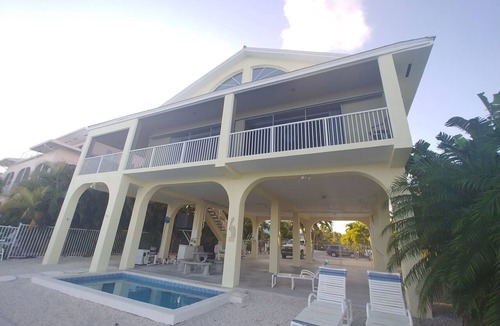 Summerland Key House | Beautiful Lagoon view on canal pool home Summerland