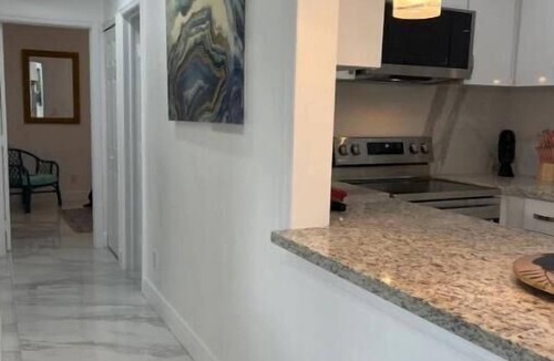 Pembroke Park House | Beautiful Lake House Close to Miami